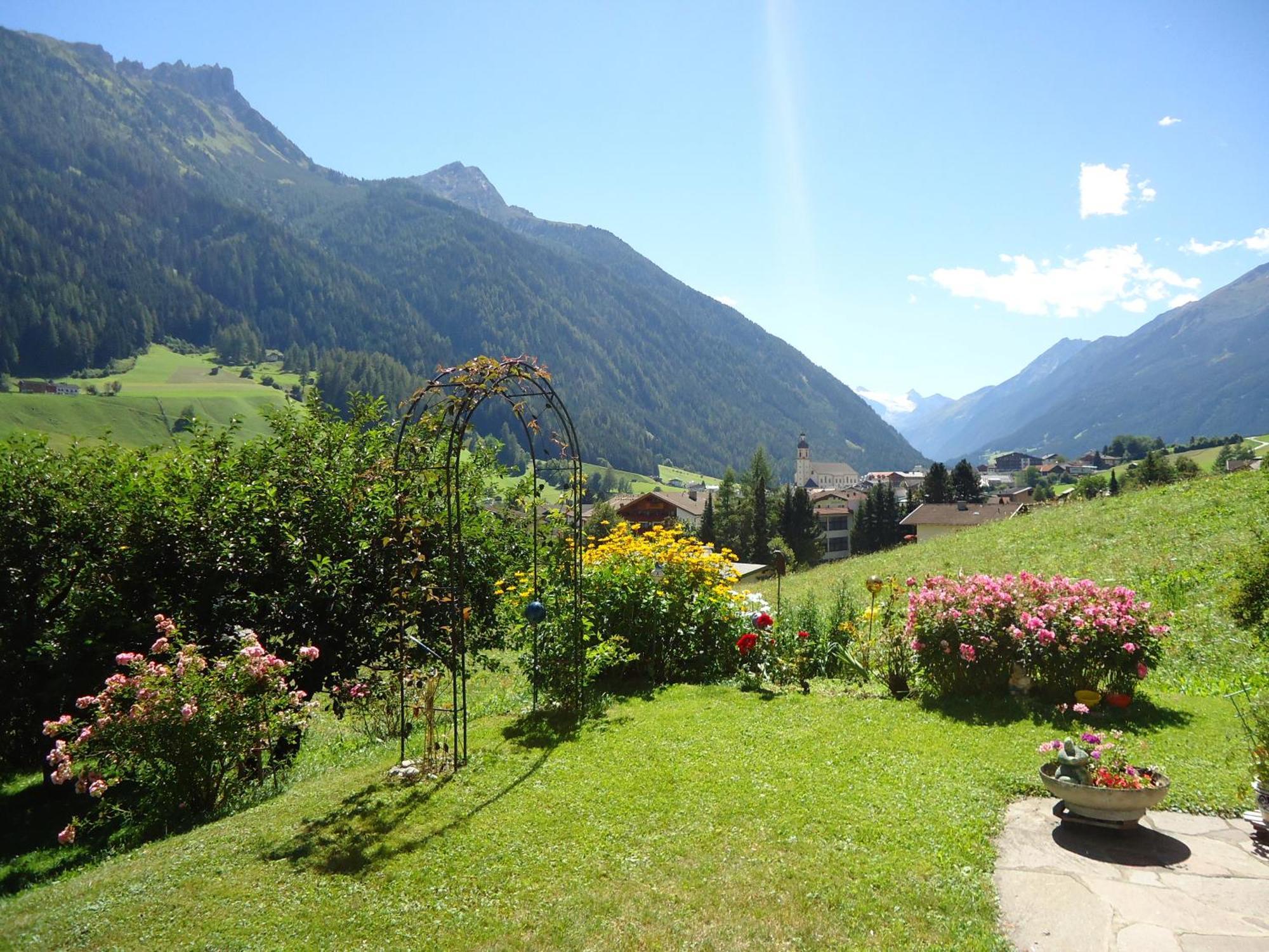 Hotel Josefinenhof Neustift im Stubaital Exterior foto